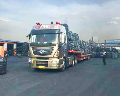 裝車完畢準備為顧客發(fā)送貨物 裝車完畢準備為顧客發(fā)送貨物